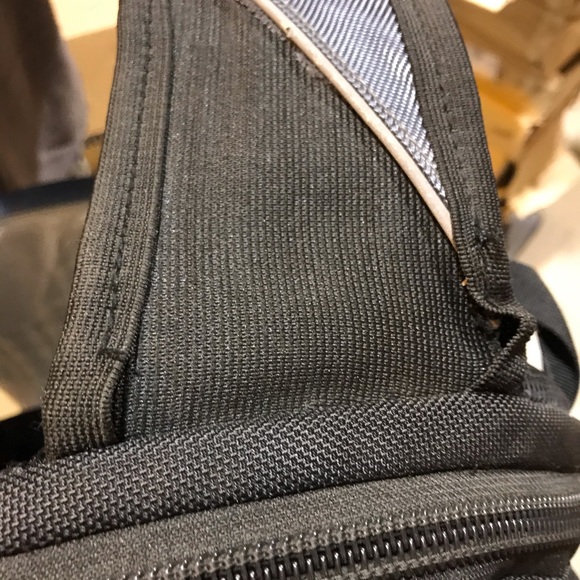 Kenneth Cole backpack/computer bag. Excel cond - Picture 4 of 5